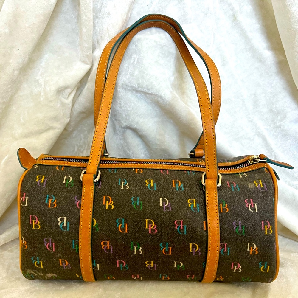 Dooney and Bourke logo barrel purse